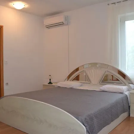 Holiday Macukin 3* 브렐라