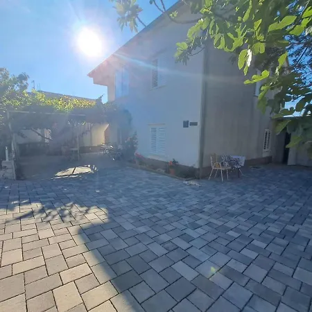 Holiday Macukin بريلا